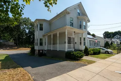 2 Garfield Ave # -4, Hyde Park, MA 02136