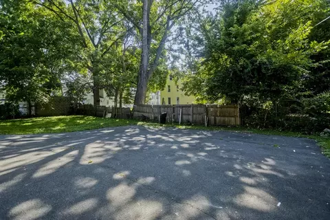 Exterior - 23 E Hooker St, Springfield, MA 01107 photo 4 of 4