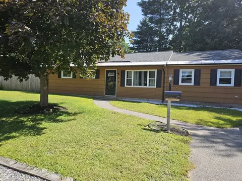 12 Kneeland Rd, Tewksbury, MA 01876