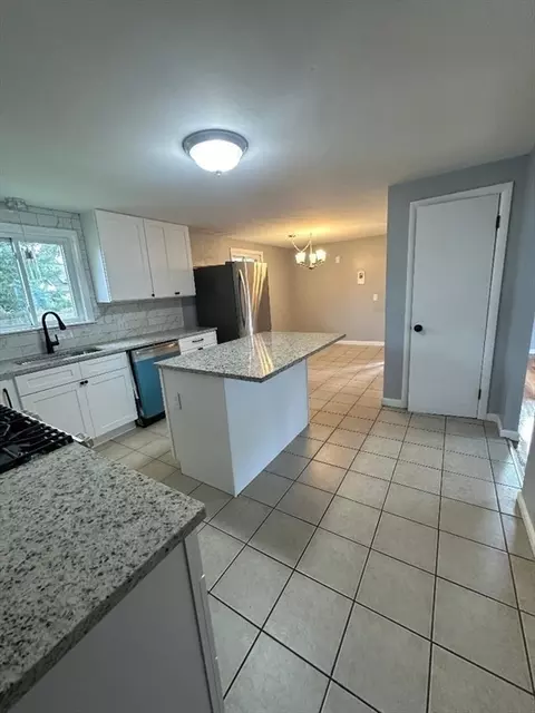 1375 Page Blvd, Springfield, MA 01104 photo 5