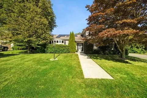 25 Joseph St, Dartmouth, MA 02747