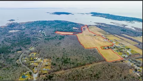 65 Shaws Cove Rd, Fairhaven, MA 02719