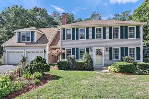 11 Lamplighter Dr, Shrewsbury, MA 01545