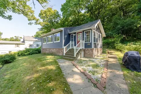 111 Bartlett Ave, Wilbraham, MA 01095