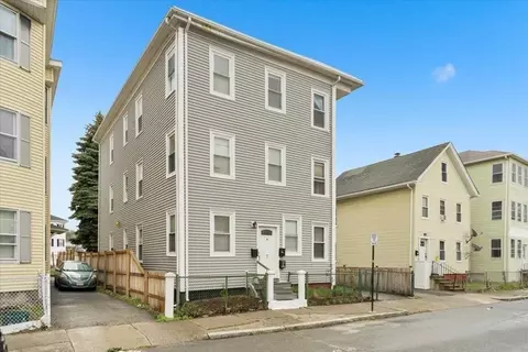 7 Lyon St, Worcester, MA 01604 photo 3
