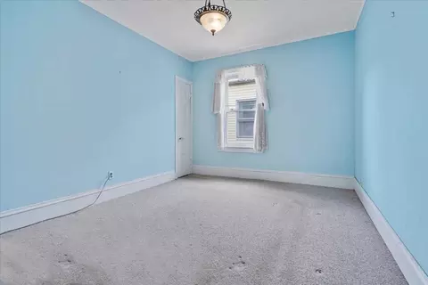 7 Lyon St, Worcester, MA 01604 photo 10