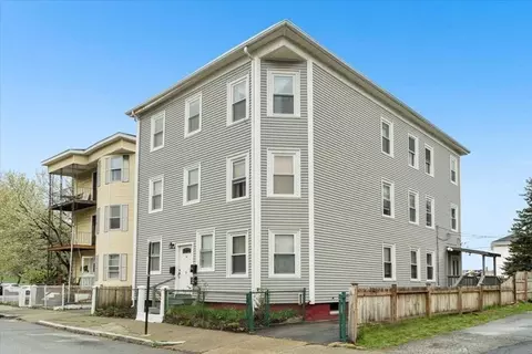 7 Lyon St, Worcester, MA 01604