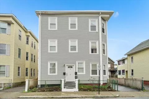 7 Lyon St, Worcester, MA 01604 photo 2