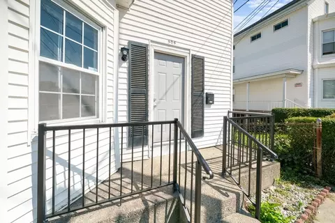 504 Bradford Ave, Fall River, MA 02721 photo 3