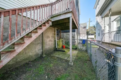 504 Bradford Ave, Fall River, MA 02721 photo 7