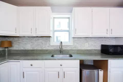 Kitchen - 11 Pierce Pl, Canton, MA 02021 photo 2 of 5