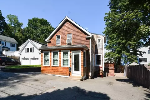 Exterior - 11 Pierce Pl, Canton, MA 02021 photo 3 of 8