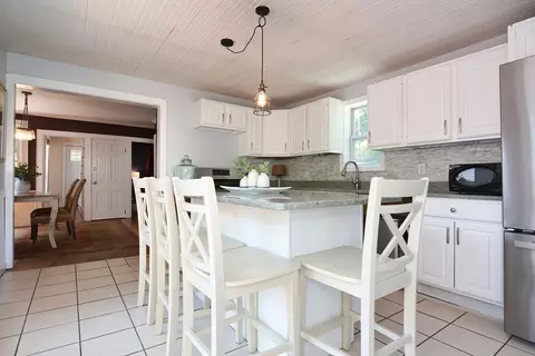 Kitchen - 11 Pierce Pl, Canton, MA 02021 photo 4 of 5