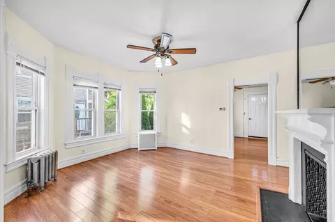 252 King St, Springfield, MA 01109 photo 9