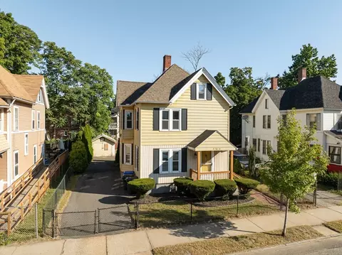 252 King St, Springfield, MA 01109