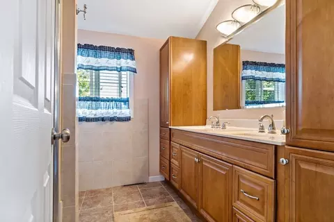 66 Greenleaf St, Fall River, MA 02721 photo 28