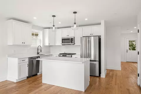 3 Wisteria St #4, Salem, MA 01970
