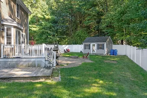 Exterior - 314 Wethersfield St, Rowley, MA 01969 photo 4 of 5