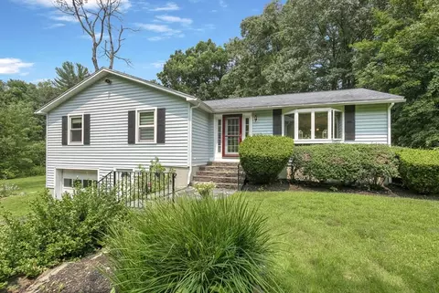 37 Dawson Rd, Worcester, MA 01602