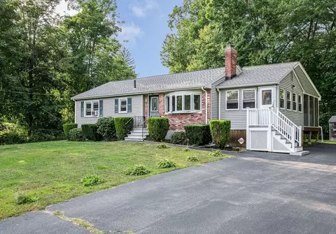2 Moore St, Wilmington, MA 01887