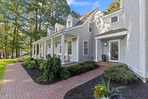 9 Olmsted Dr, Hingham, MA 02043 photo 2
