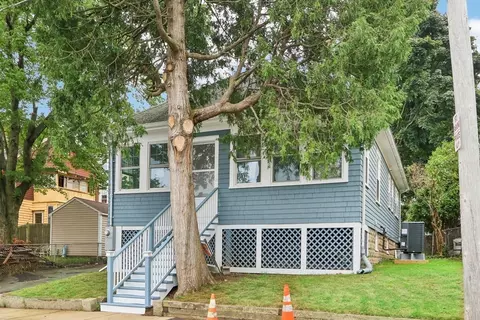 12 Arthur Ave, Everett, MA 02149