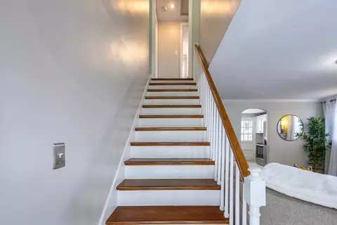 17 Collins St, Worcester, MA 01606 photo 15