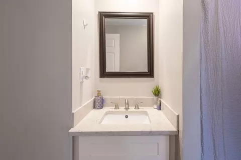 17 Collins St, Worcester, MA 01606 photo 12