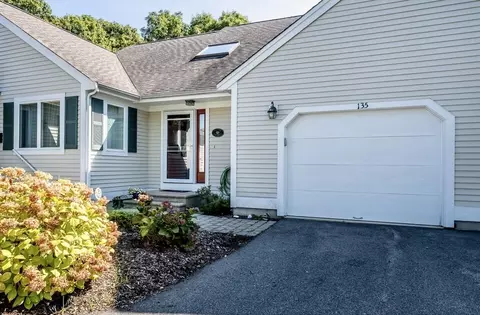 135 Leisure Green Dr #172, Mashpee, MA 02649