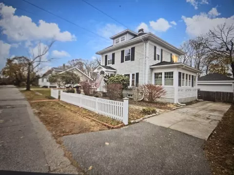 10 Champion Ter, Dartmouth, MA 02747