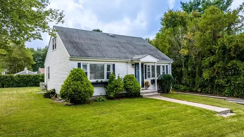 1040 Tobey St, New Bedford, MA 02745