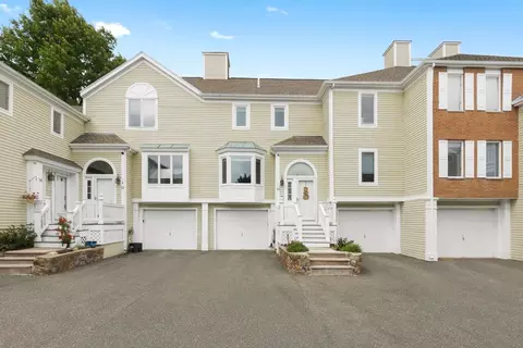 37 Constitution Ln #16, Danvers, MA 01923 photo 2