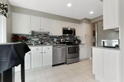 37 Constitution Ln #16, Danvers, MA 01923 photo 7