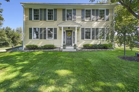 1071 North Rd, Hardwick, MA 01037