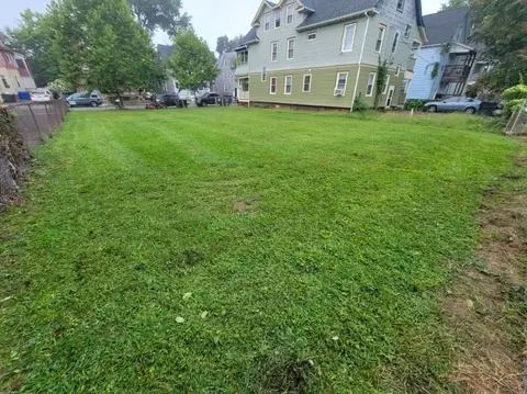 E S Rochelle St, Springfield, MA 01109 photo 5