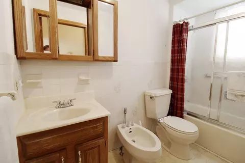 Bath - 162 Jencks St, Fall River, MA 02723 photo 1 of 1