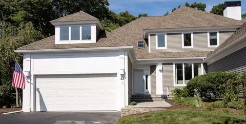 32 Choate Ln, Ipswich, MA 01938