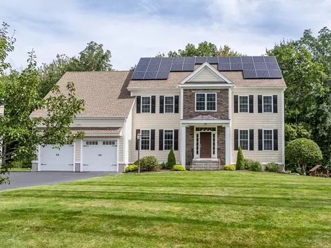 19 Hunters Ridge Way, Hopkinton, MA 01748
