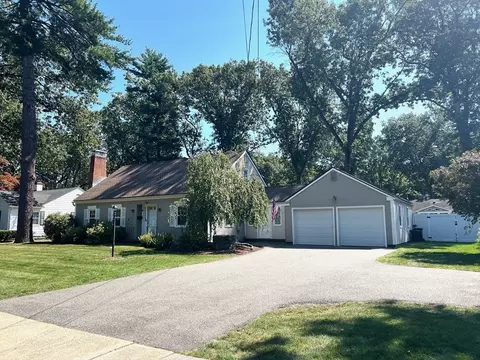 505 Converse St, Longmeadow, MA 01106
