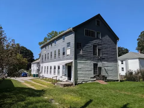 405 High St, Webster, MA 01570 photo 4