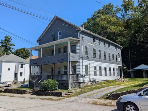 405 High St, Webster, MA 01570