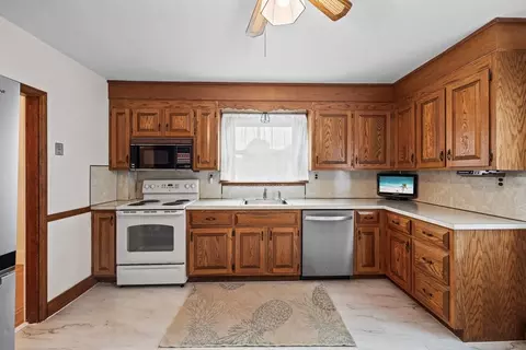 Kitchen - 19 Conant Rd, Framingham, MA 01702 photo 3 of 3