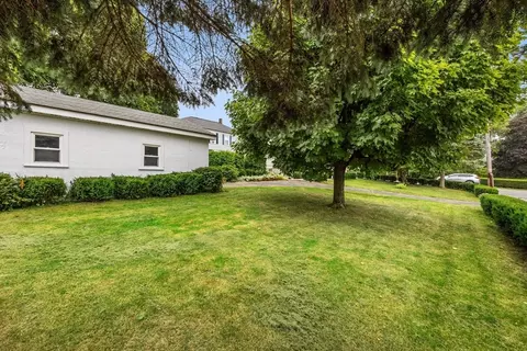 Exterior - 19 Conant Rd, Framingham, MA 01702 photo 3 of 6