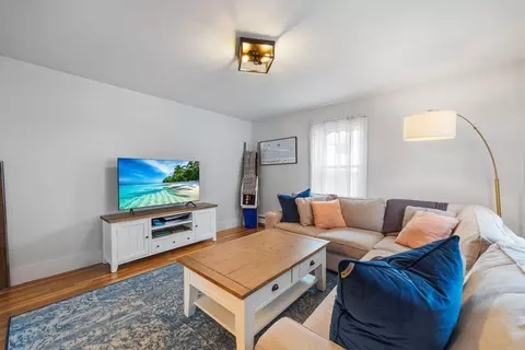 Living - 19 Conant Rd, Framingham, MA 01702 photo 3 of 4