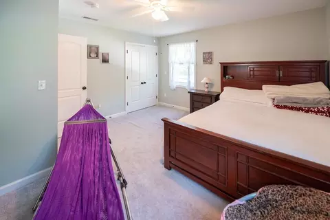 Bedroom - 93 Elaine Cir, Springfield, MA 01109 photo 7 of 7