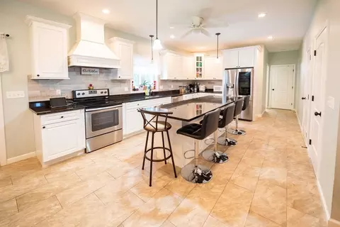 Kitchen - 93 Elaine Cir, Springfield, MA 01109 photo 1 of 6