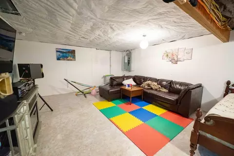 Other - 93 Elaine Cir, Springfield, MA 01109 photo 8 of 8