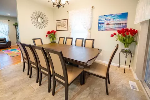 Dining - 93 Elaine Cir, Springfield, MA 01109 photo 1 of 2