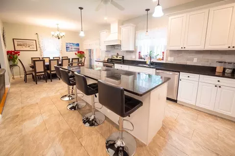 Kitchen - 93 Elaine Cir, Springfield, MA 01109 photo 6 of 6