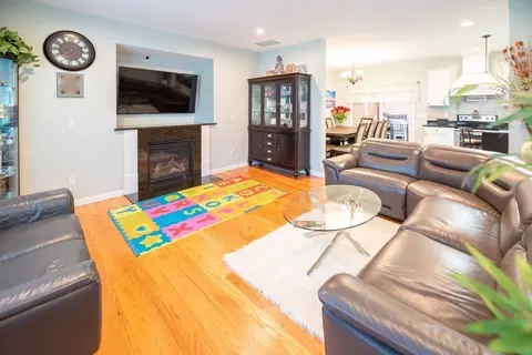 Other - 93 Elaine Cir, Springfield, MA 01109 photo 4 of 8